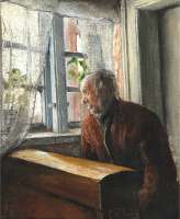 Interiør. En siddende mand ser ud ad et vindue.